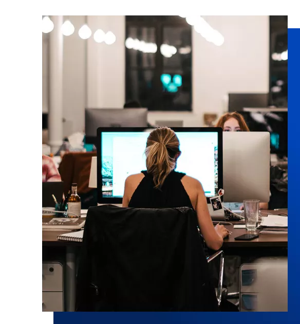 article-girl-computer-promo-right-blue